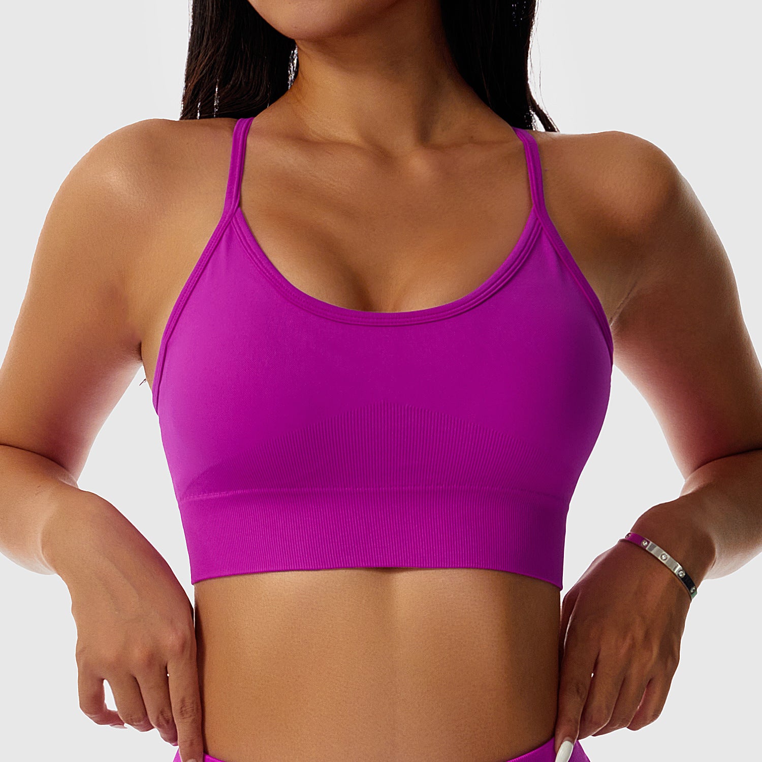 Low-impact seamless sports bra